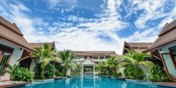 Top Benefits of Staying at Hotels with Outdoor Swimming Pools